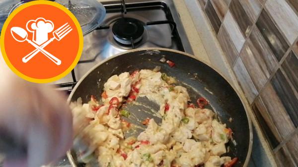 Συνταγή με σανδάλι κολοκύθας - Βάρκα με κοτόπουλο με σάλτσα μπεσαμέλ
